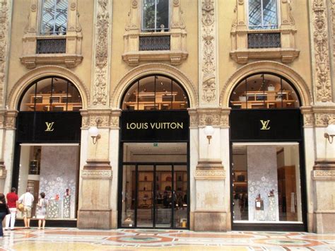 outlet louis vuitton italia|louis vuitton store in rome italy.